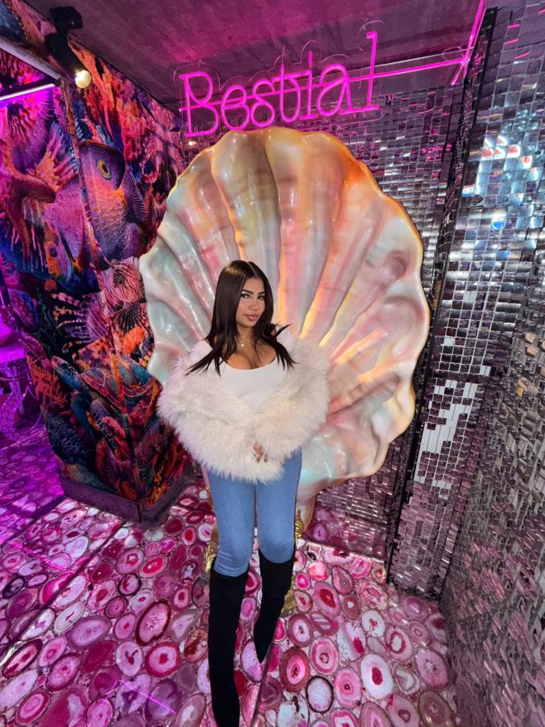 611336159: Chica busca chico en Alicante