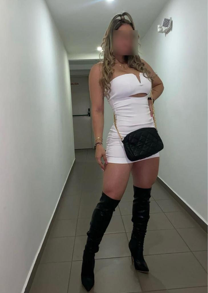 647291110: Chica busca chico en Gerona