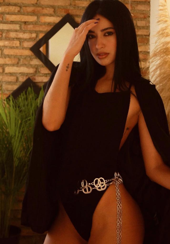 627596952: Chica busca chico en Barcelona