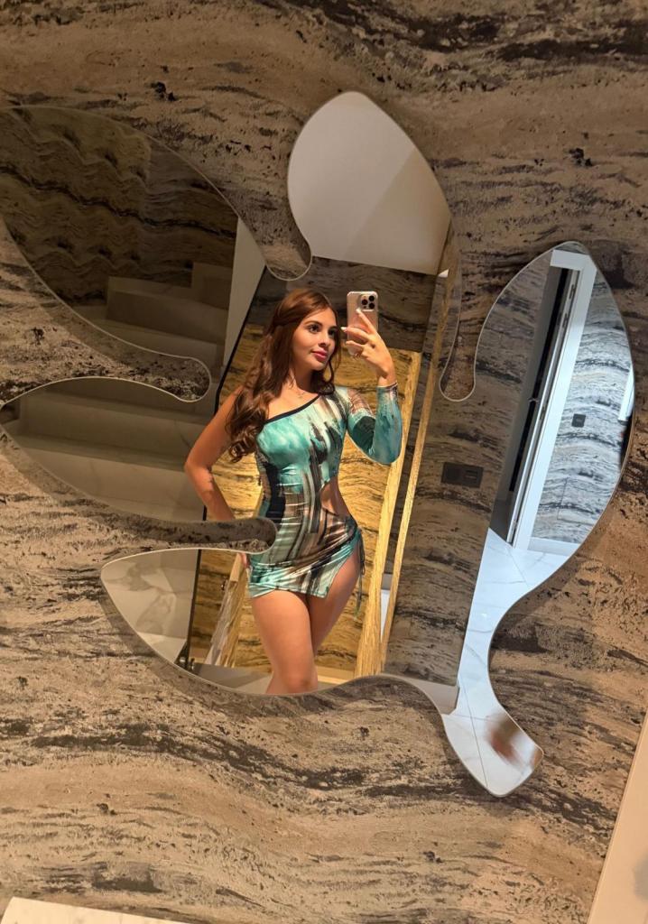 677375106: Chica busca chico en Barcelona