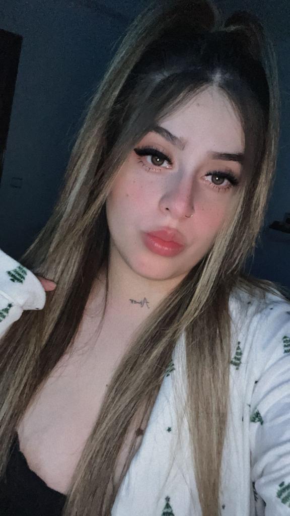 637583440: Chica busca chico en Málaga