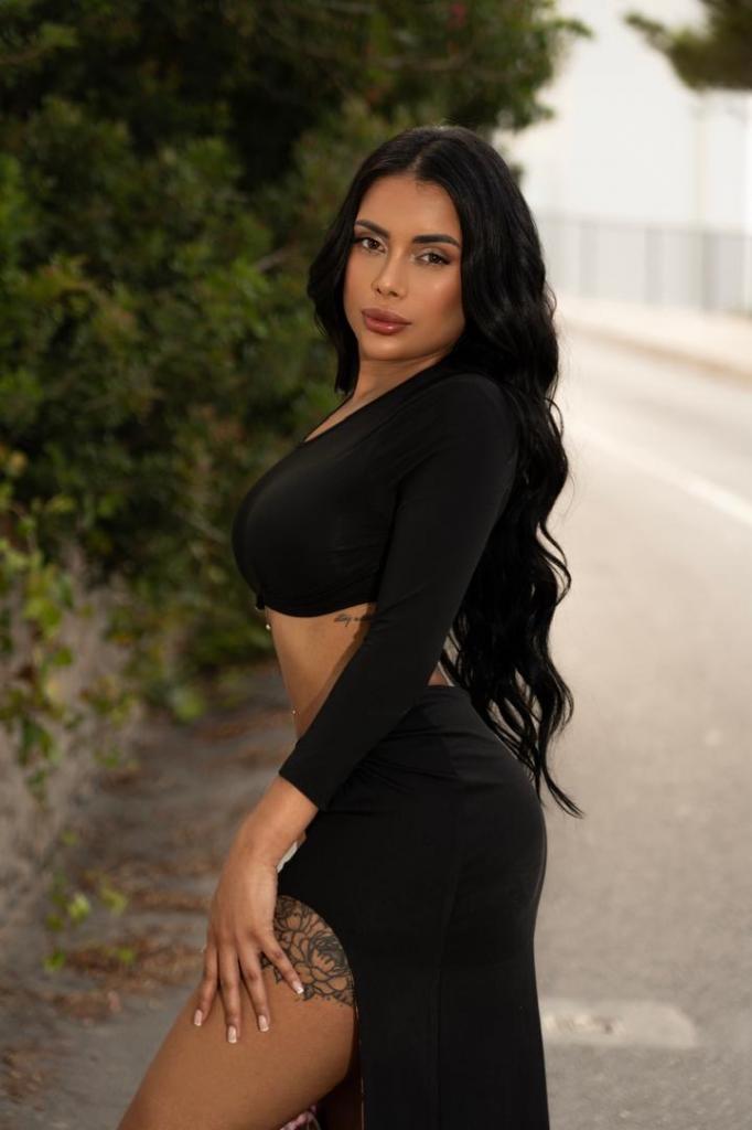 Chica busca chico en Ibiza: 