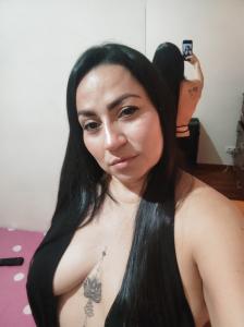 642884738: Chica busca chico en León