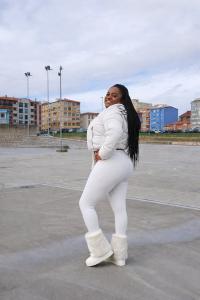 613296788: Chica busca chico en Cantabria