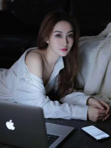 643939055: Chica busca chico en Lugo