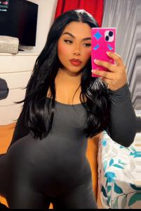 673438097: Chica busca chico en Madrid