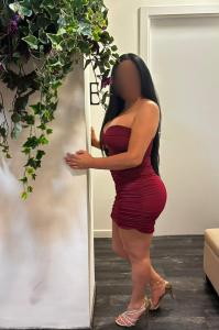 607339172: Chica busca chico en Barcelona