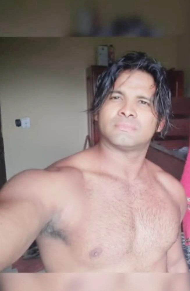 Chico busca chica en Sevilla: 