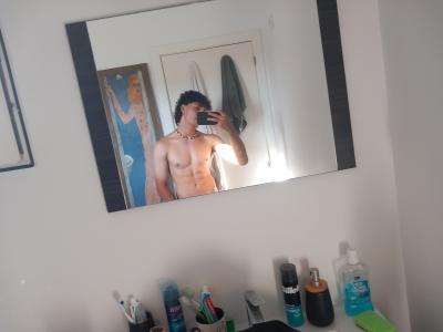 Chico busca chica en Granada: 