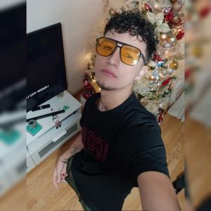 Chico busca chica en Granada: 