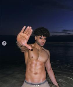 631541970: Chico busca chica en Madrid