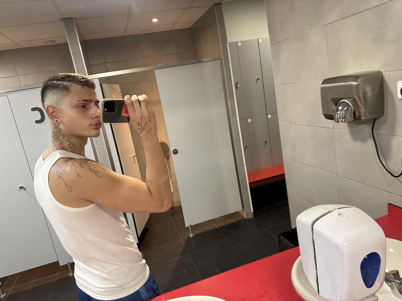 Chico busca chica en Asturias: 