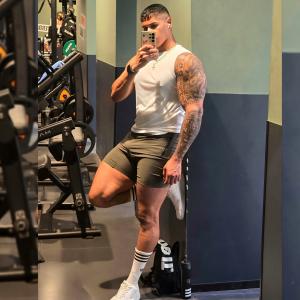 658285591: Chico busca chica en Sevilla