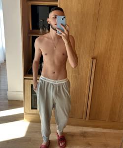 Chico busca chica en Granada: 