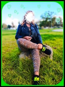 662697246: Chica busca chico en Sevilla