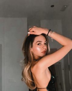 661048481: Chica busca chico en Madrid