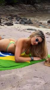 642040050: Chica busca chico en Barcelona