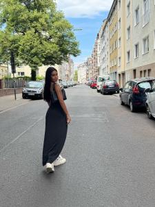 614210813: Chica busca chico en Barcelona