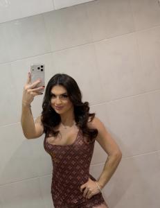 670758043: Transexual en Barcelona