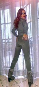 642567517: Chica busca chico en Sevilla