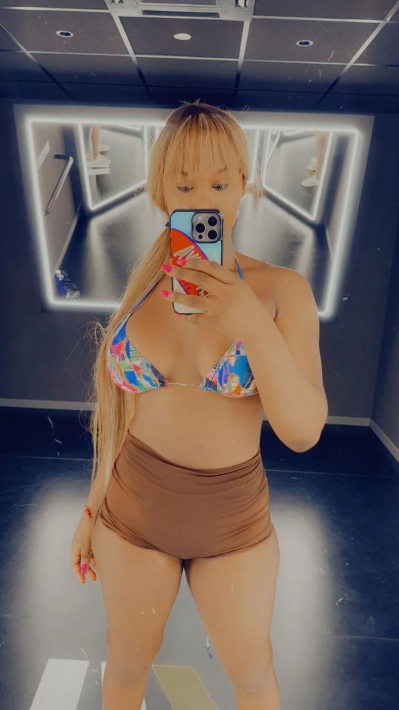 612480442: Chica busca chico en Sevilla