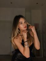 661048481: Chica busca chico en Madrid