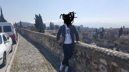 Chico busca chica en Granada: 