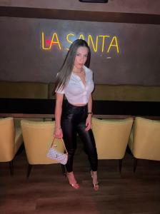 607192497: Chica busca chico en Madrid