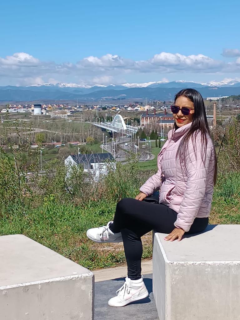 642424074: Chica busca chico en Orense