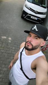 607376971: Chico busca chica en Madrid