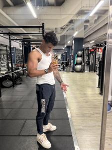 613295182: Chico busca chica en Málaga