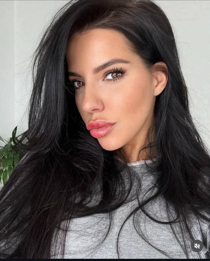 Chica busca chico en Almería: 