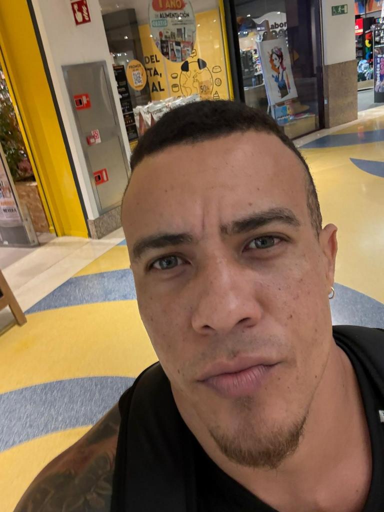 613998179: Chico busca chica en Las Palmas