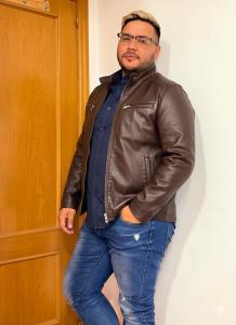 617481564: Chico busca chica en Zaragoza