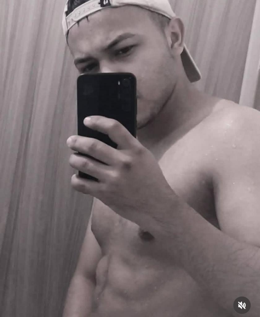 Chico busca chica en Sevilla: 