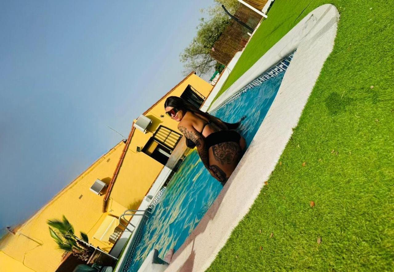 671787565: Transexual en Gerona