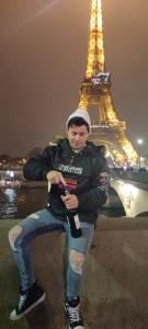 Chico busca chica en León: 