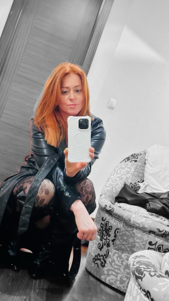 Chica busca chico en Cantabria: Chica busca chico