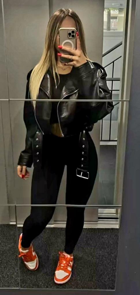 Chica busca chico en Barcelona: 