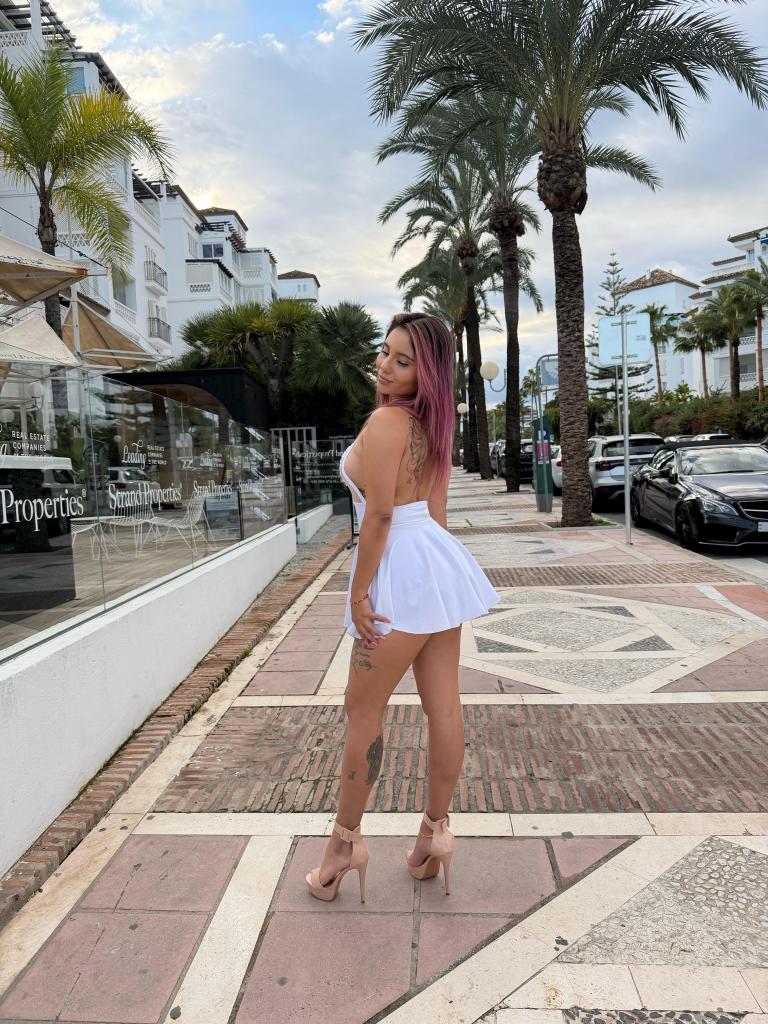 Chica busca chico en Málaga: Chica busca chico