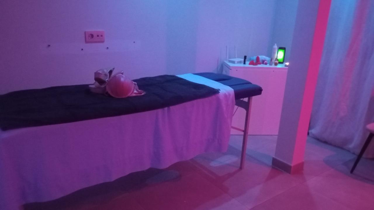 Chica busca chico en Cádiz: 