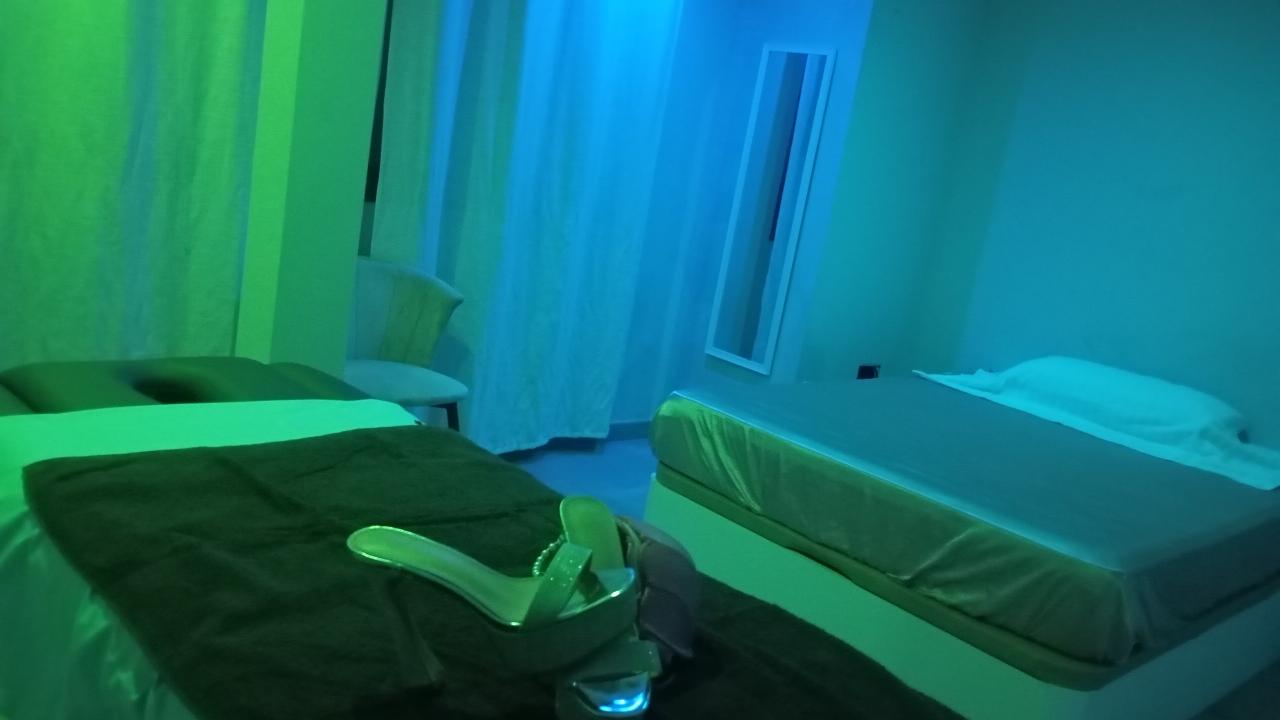 692092203: Chica busca chico en Cádiz