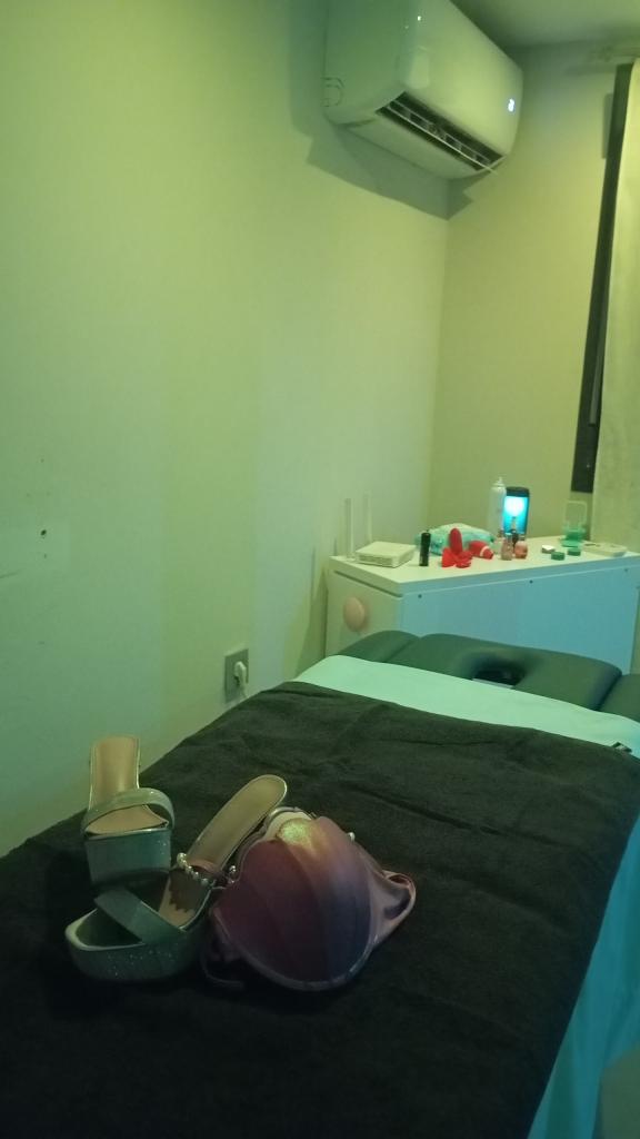 692092203: Chica busca chico en Cádiz