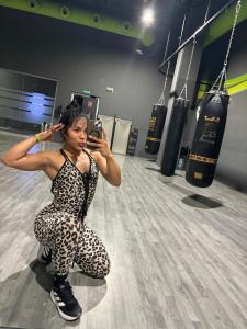 631885968: Chica busca chico en Granada