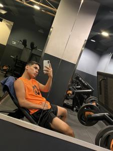 633152670: Chico busca chica en Barcelona