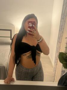 664299267: Chica busca chico en Cádiz