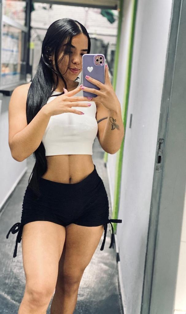 Chica busca chico en Alicante: Chica busca chico