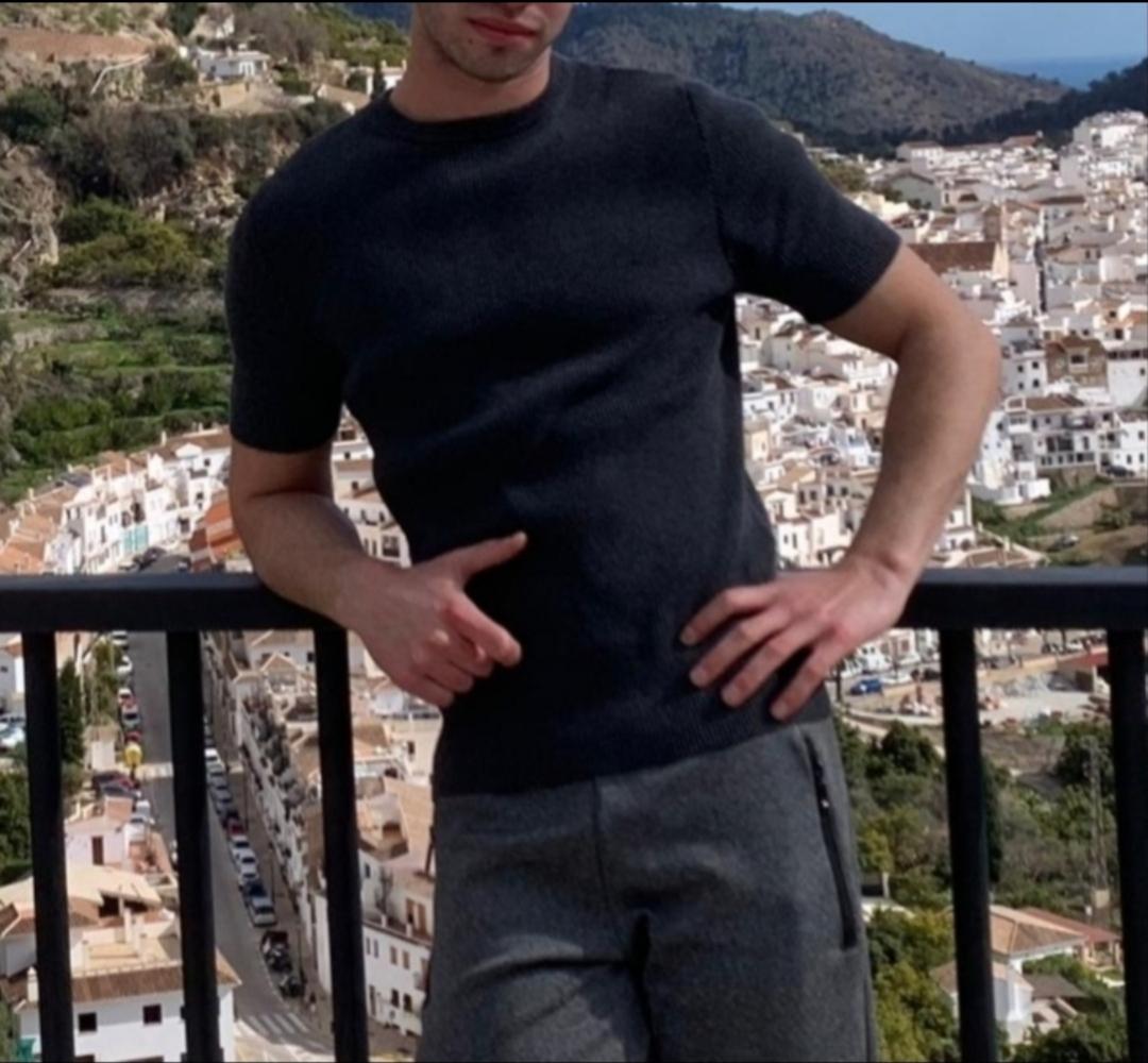 694298210: Chico busca chica en Granada