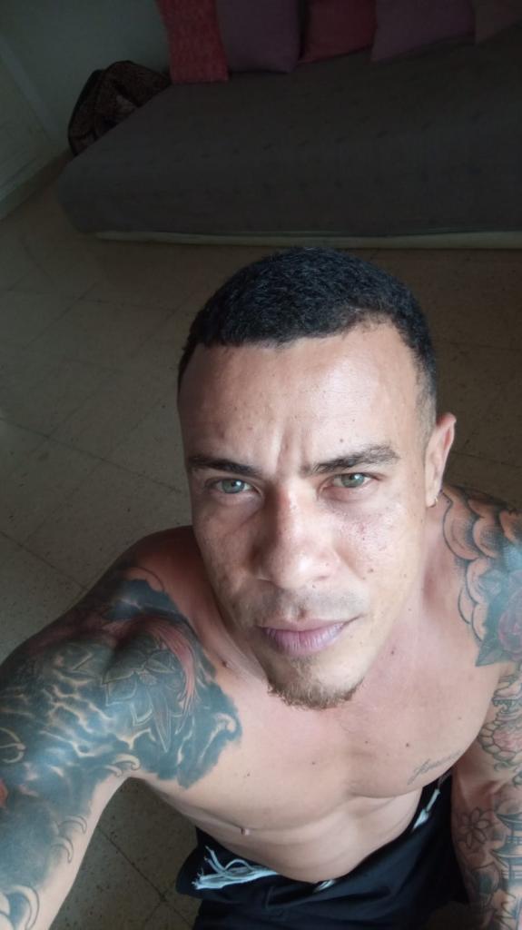 Chico busca chica en Las Palmas: 