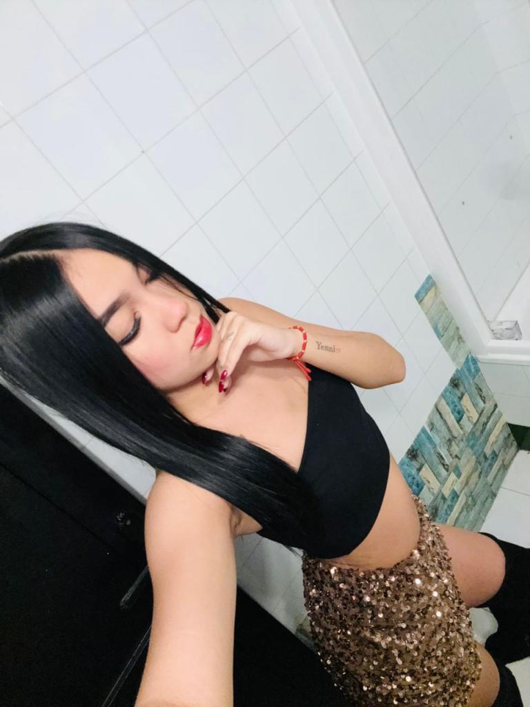 Chica busca chico en Huelva: 